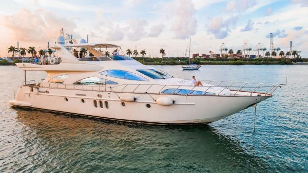 80' Azimut Miami Yacht Rental