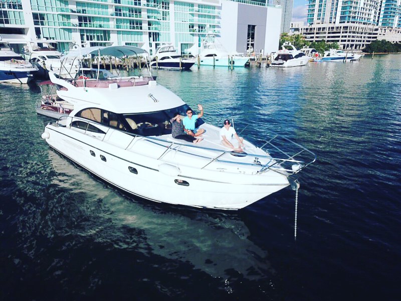 private boat rental miami