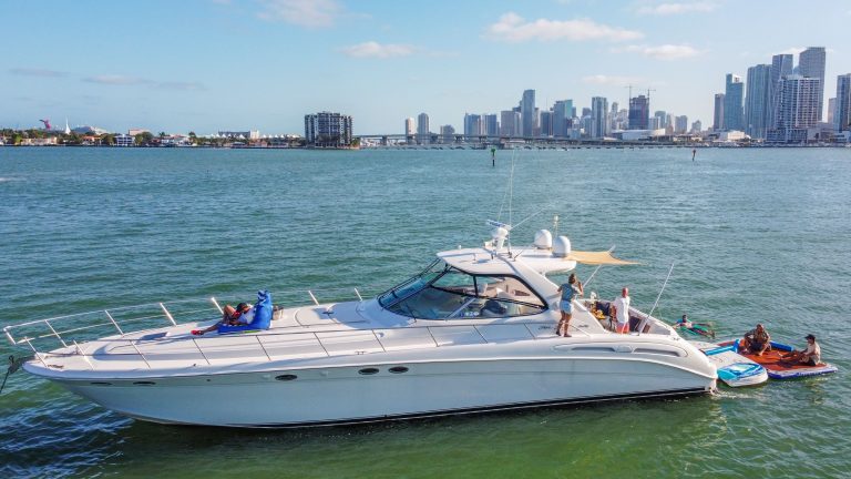 Explore Boat rental Miami
